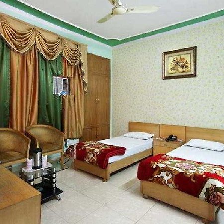 Mandakini Grand Hotel New Delhi Buitenkant foto